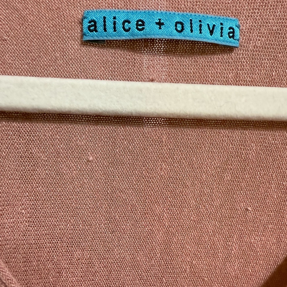 Alice + Olivia Blush Pink Oversized V-Neck Tee‎ Top Soft & Chic Linen Blend Sz L - Picture 3 of 9
